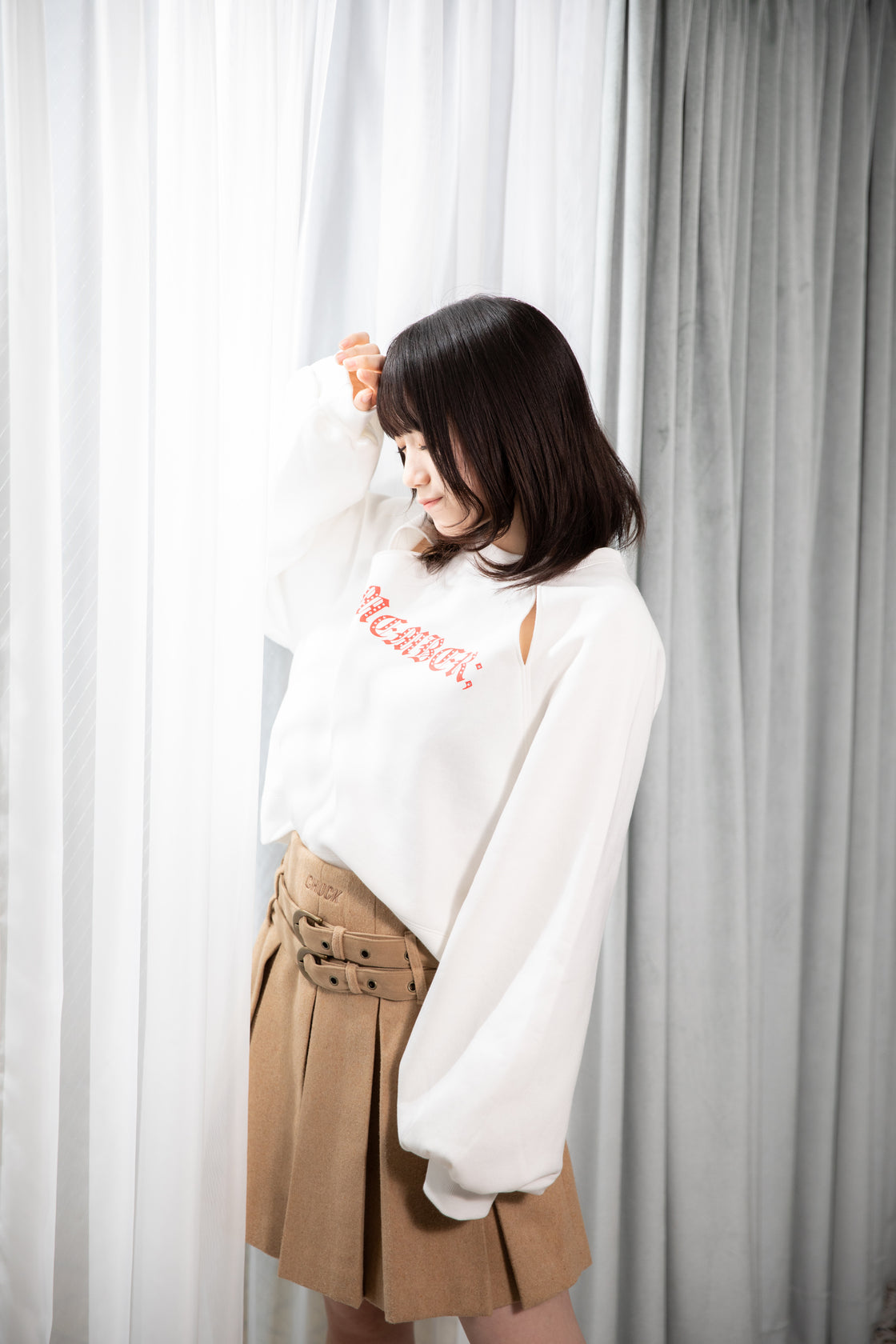 スリットラインストーンスウェット(MEMBER;)